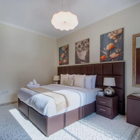 Luxury 1-Bedroom Apartment With Burj Khalifa View دبي المظهر الخارجي الصورة