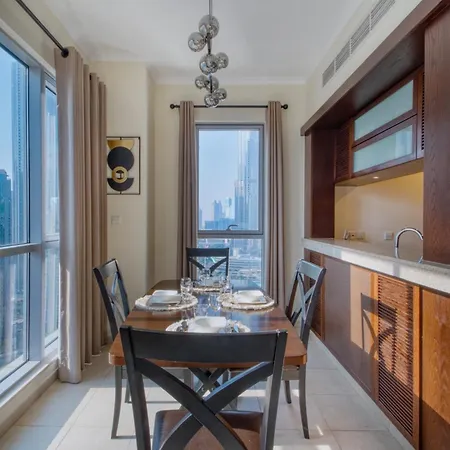 Luxury 1-Bedroom Apartment With Burj Khalifa View دبي المظهر الخارجي الصورة