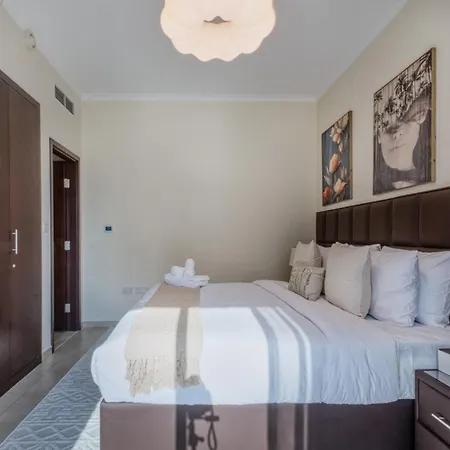 Luxury 1-Bedroom Apartment With Burj Khalifa View دبي المظهر الخارجي الصورة