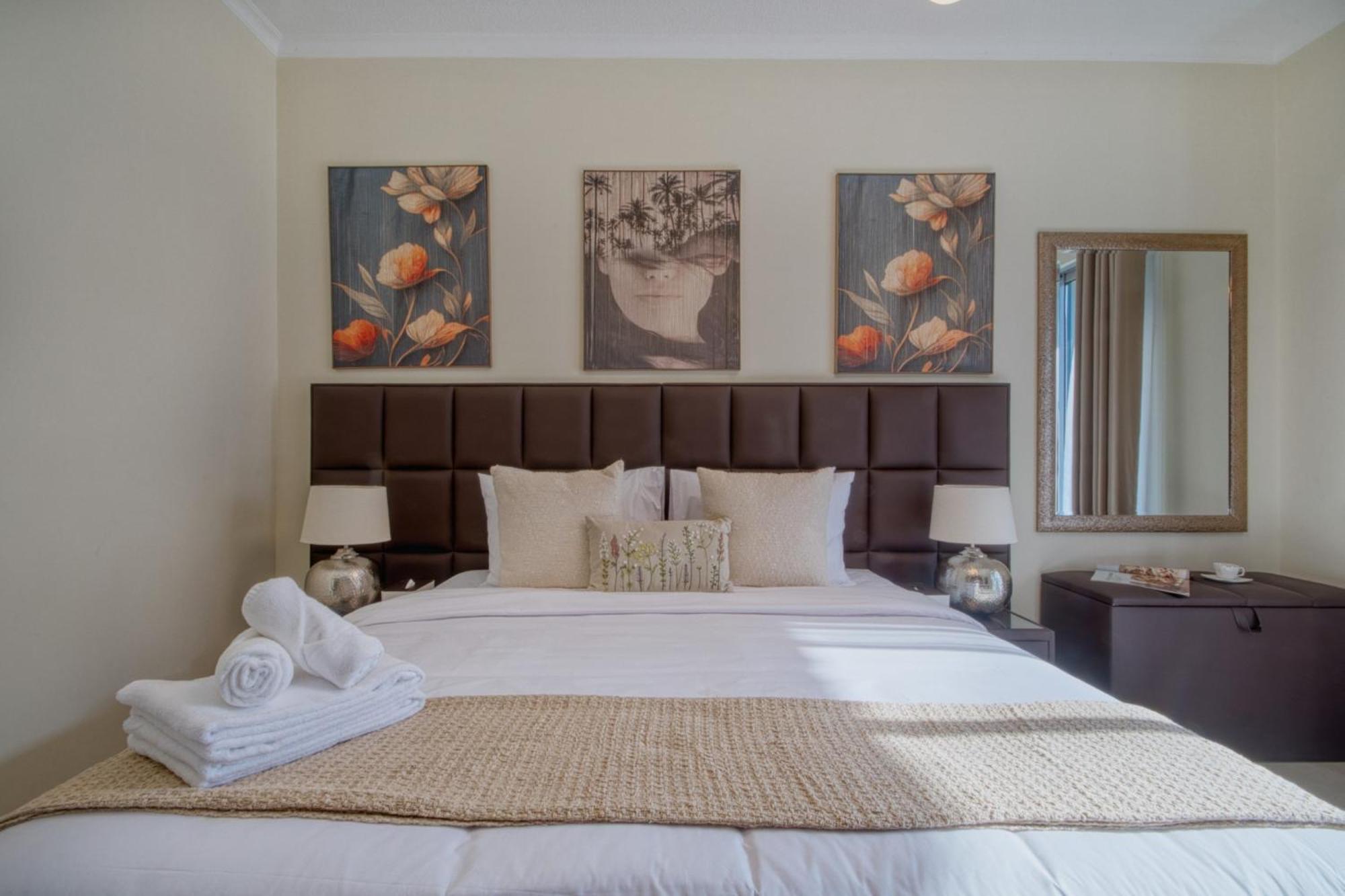 Luxury 1-bedroom With Burj Khalifa View شقة *