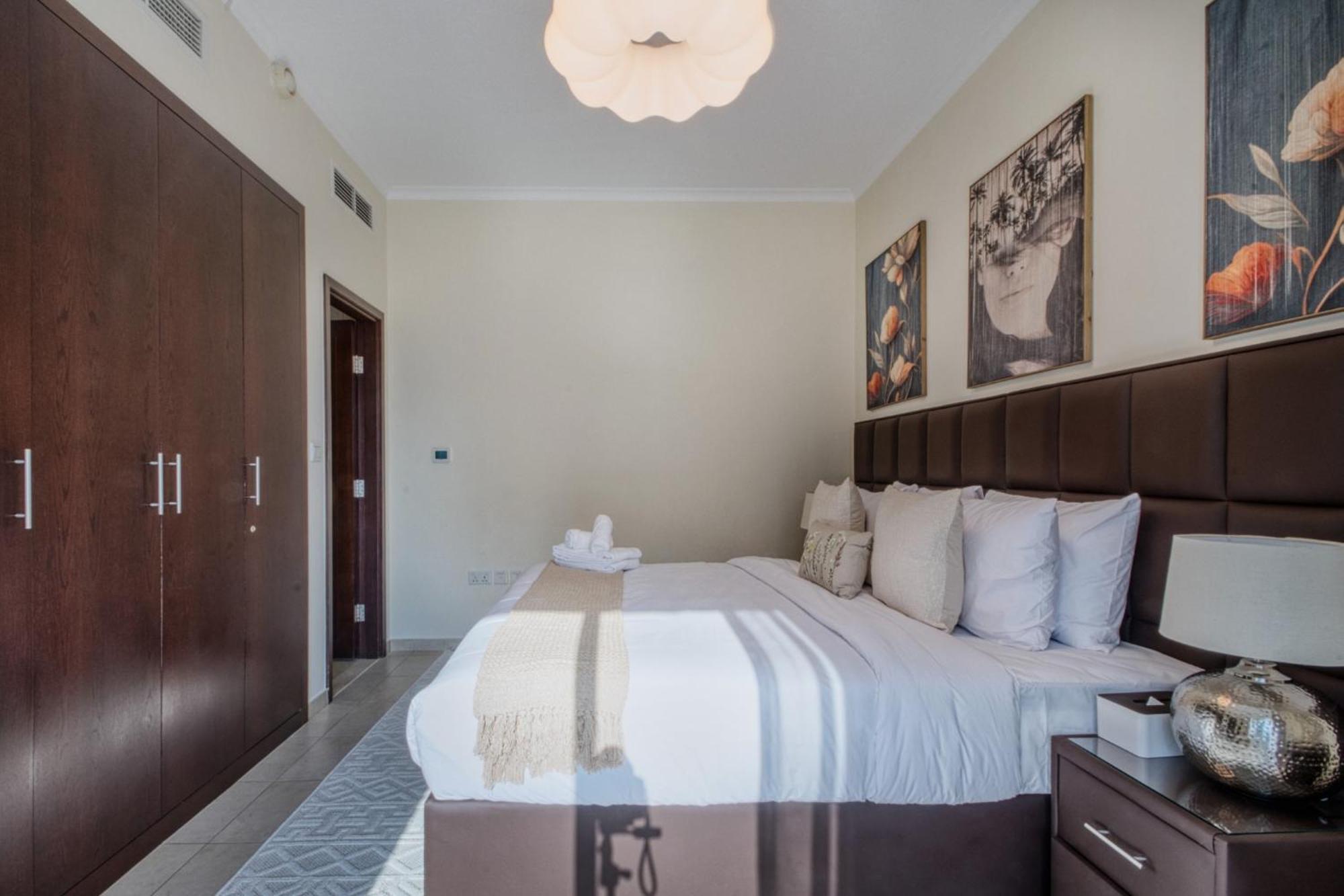 Luxury 1-bedroom With Burj Khalifa View شقة *