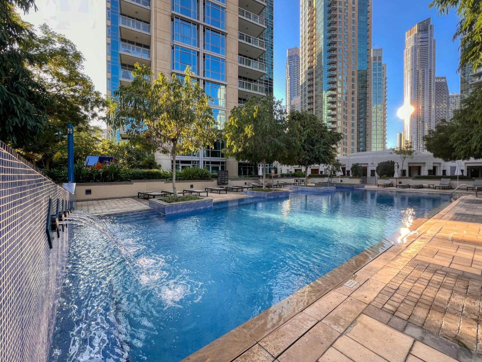 Luxury 1-bedroom With Burj Khalifa View شقة *